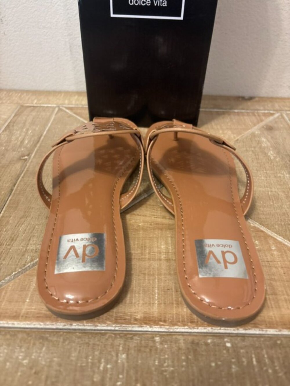 NEW Dolce Vita Gotie Café Patent Sandals Sizes: 6.5, 8, 9 - Picture 2 of 5